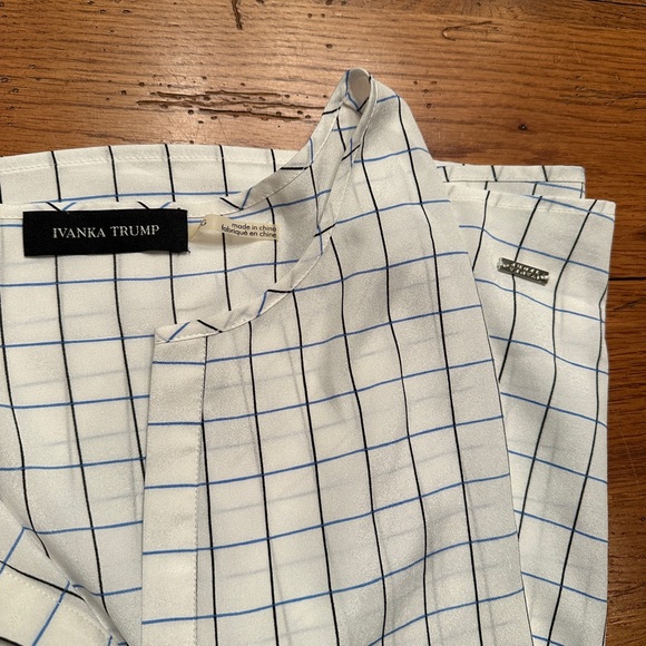 Lot of 5 Ivanka Trump Split Neck Top Cap Sleeves Large - Picture 8 of 11